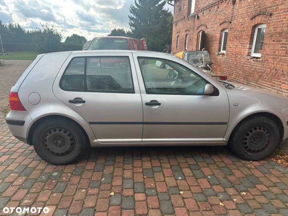 Volkswagen Golf 1.6 Basis - 3