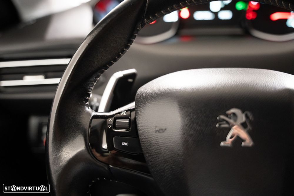 Peugeot 308 1.2 PureTech Allure EAT8 - 17