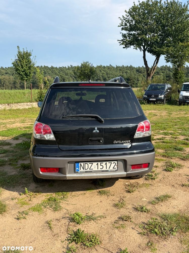 Mitsubishi Outlander - 3