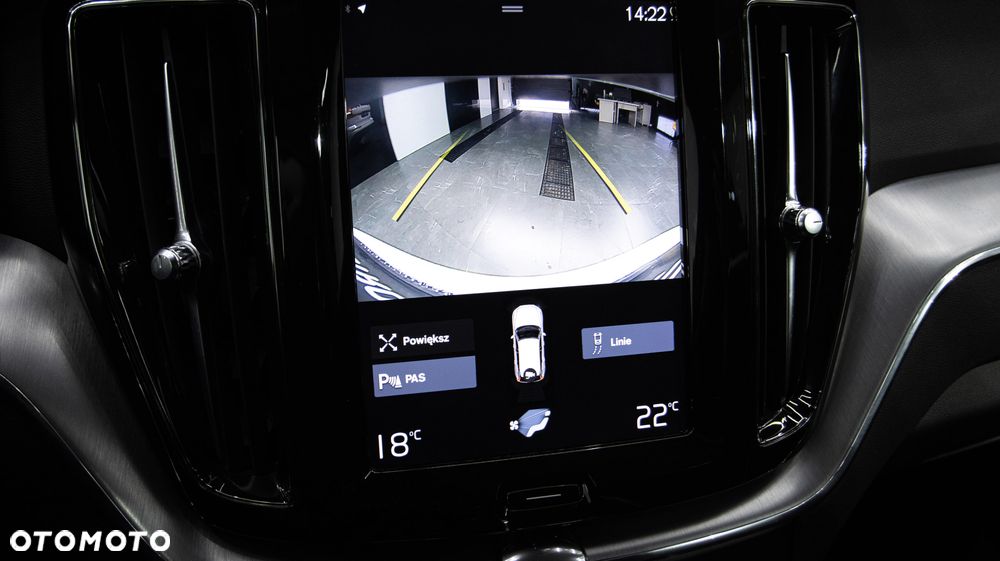 Volvo XC 60 T4 Momentum - 25