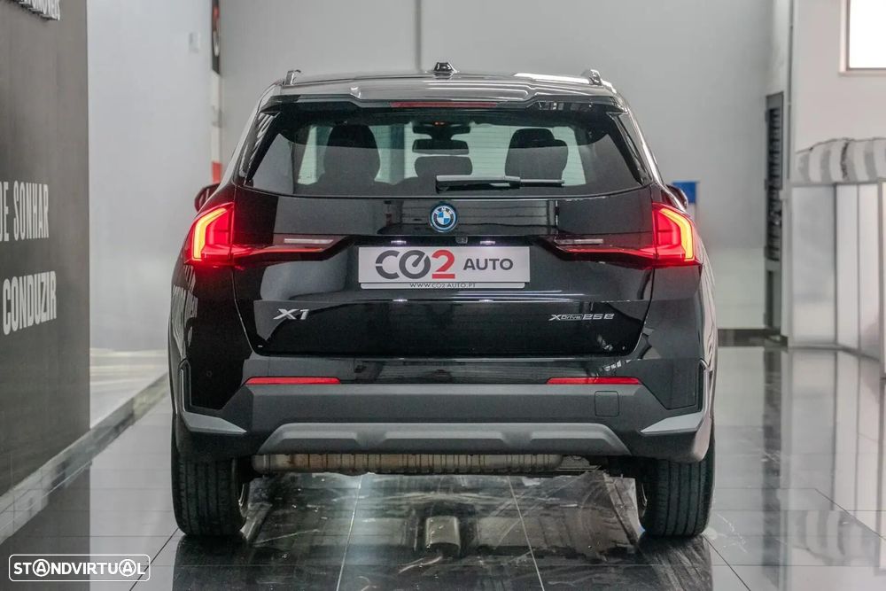 BMW X1 xDrive25e - 8