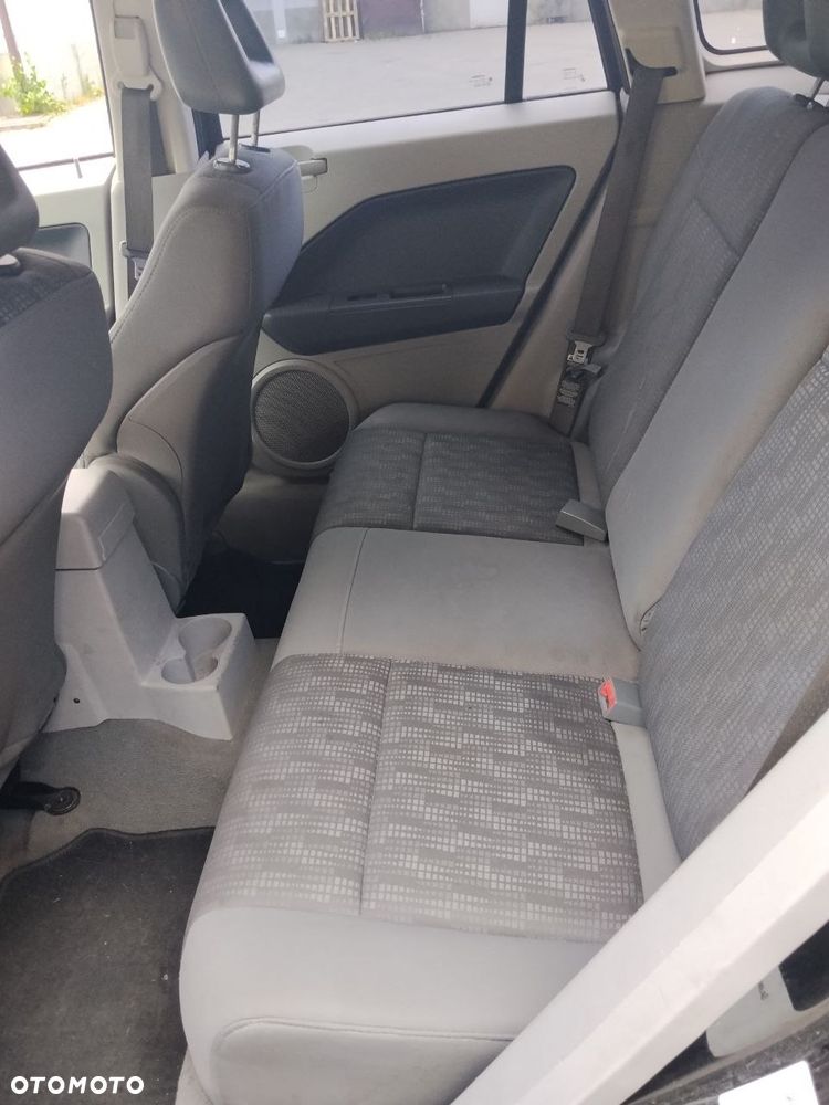 Dodge Caliber - 13