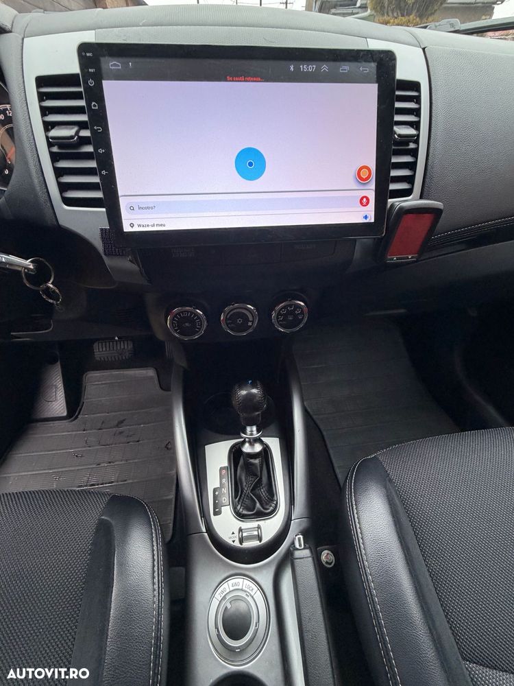 Mitsubishi Outlander - 17