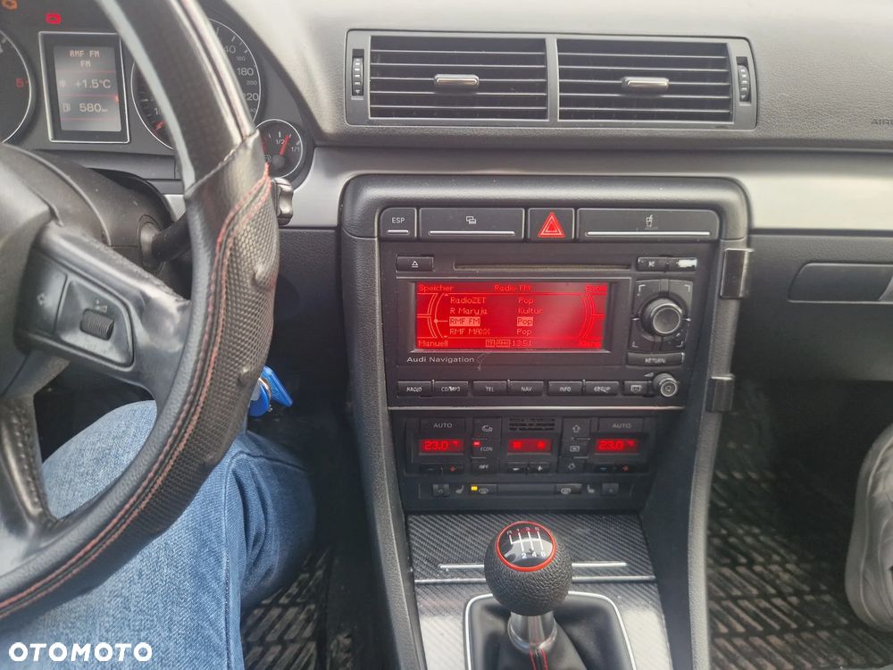 Audi A4 Avant 2.0 TDI - 9