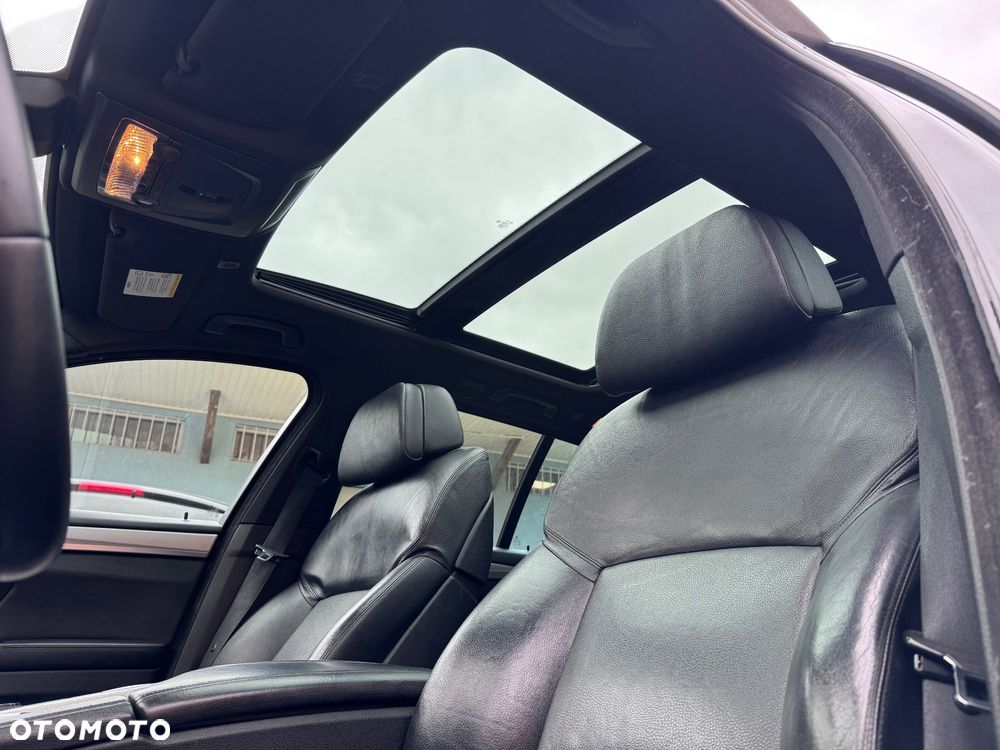 BMW Seria 5 525d Sport-Aut - 11