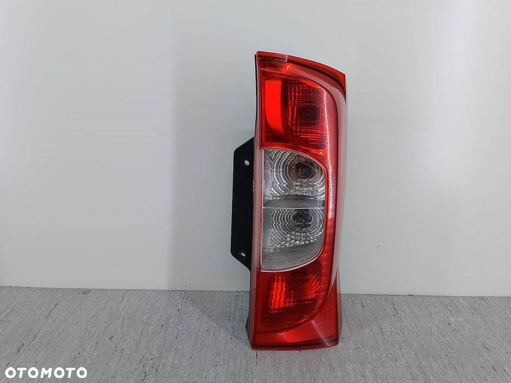LAMPA TYLNA PRAWA PEUGEOT BIPPER 11-B829 - 1