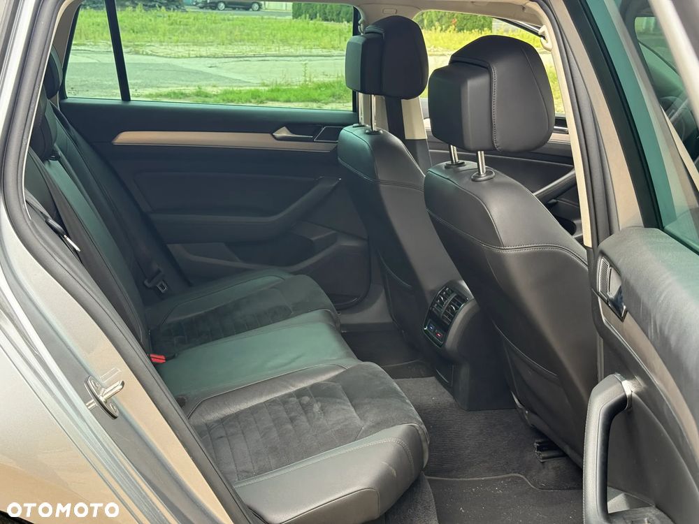 Volkswagen Passat - 17