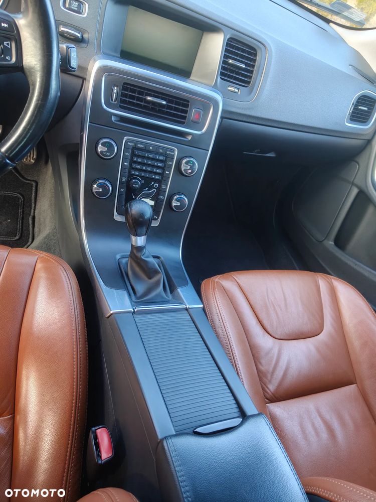 Volvo V60 D3 Summum - 10