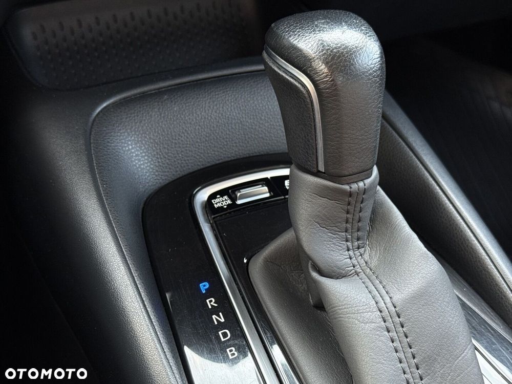 Toyota Corolla 1.8 Hybrid Comfort - 17