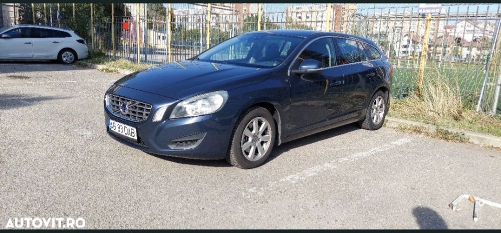 Volvo V60 DRIVe Start-Stop Momentum - 1