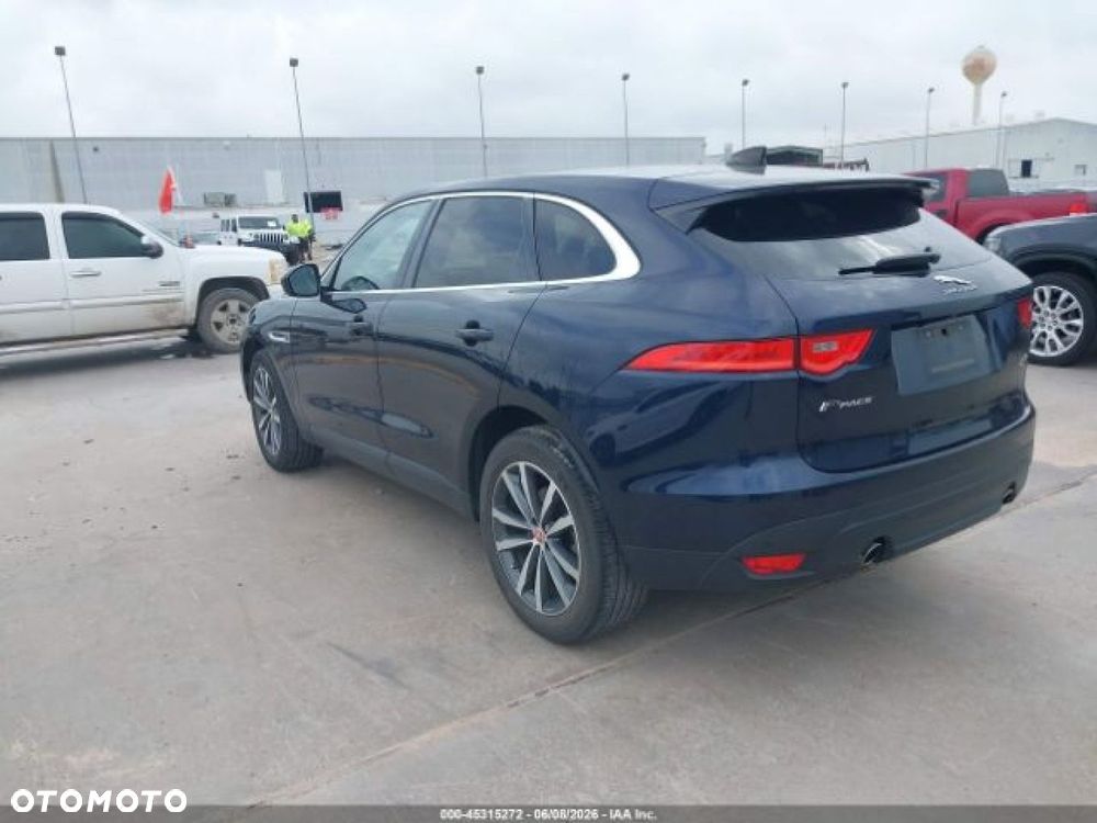 Jaguar F-Pace - 9