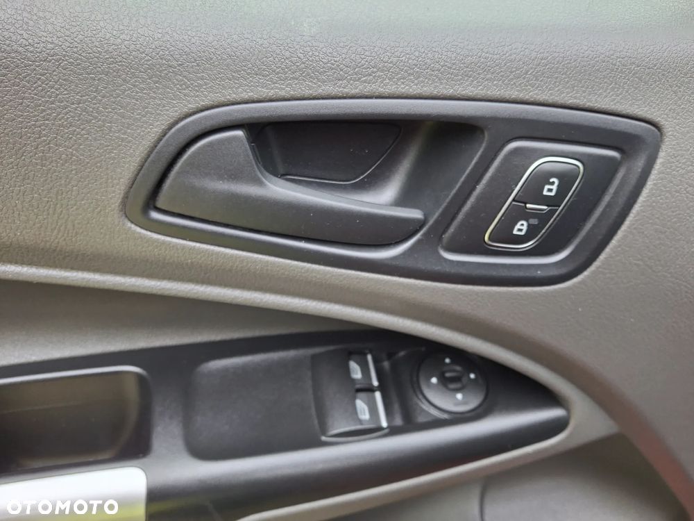 Ford TRANSIT CONNECT TREND - 18
