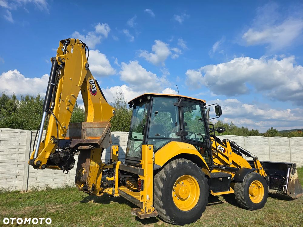 Caterpillar - 14