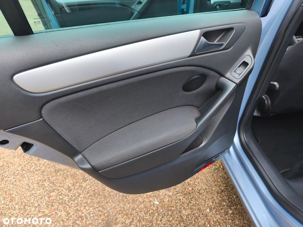 Volkswagen Golf - 29