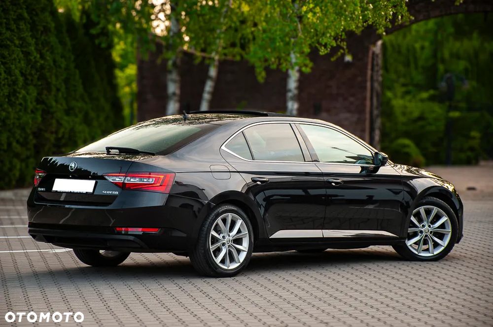 Skoda Superb 2.0 TDI DSG Ambition - 11