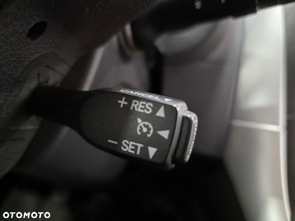 Toyota Auris 1.6 Luna - 17