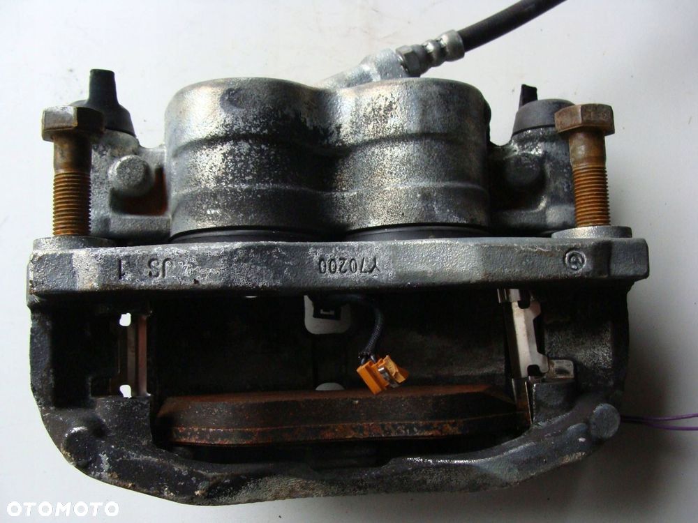 zacisk hamulcowy lewy przód iveco daily 5802495139 - 3