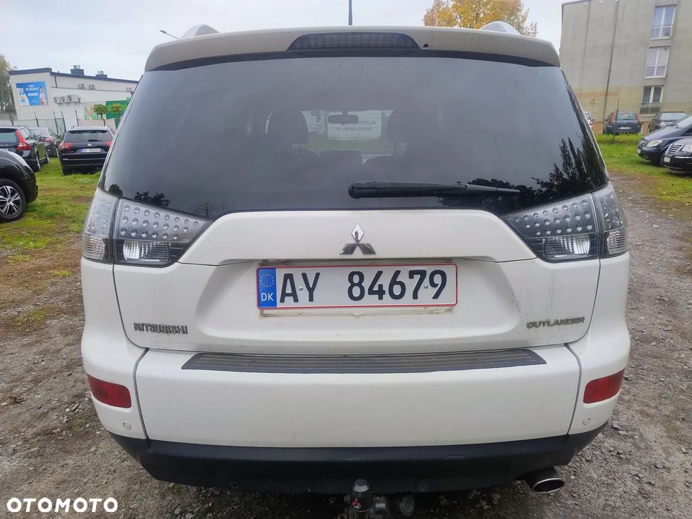 Mitsubishi Outlander 2.4 2WD - 4