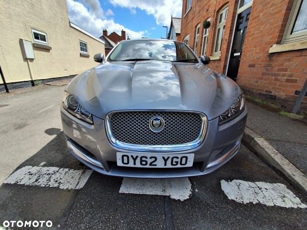 Jaguar XF 3.0 V6 D Premium Luxury - 4