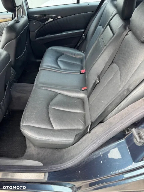 Mercedes-Benz Klasa E 320 CDI T Classic - 9