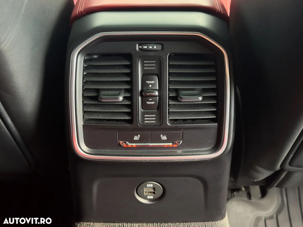 Porsche Macan Standard - 30