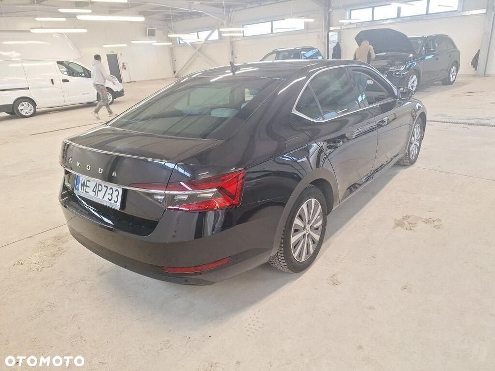 Skoda Superb 2.0 TDI SCR Style DSG - 3