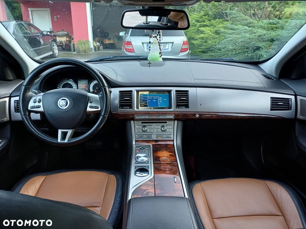 Jaguar XF 3.0 V6 D Portfolio - 8