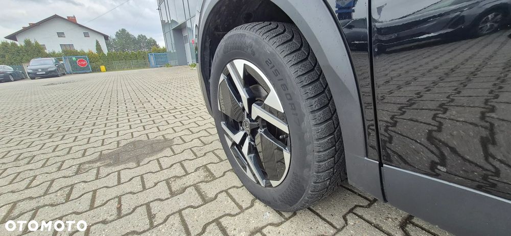 Peugeot 2008 PureTech 130 Allure S&S EAT8 - 28