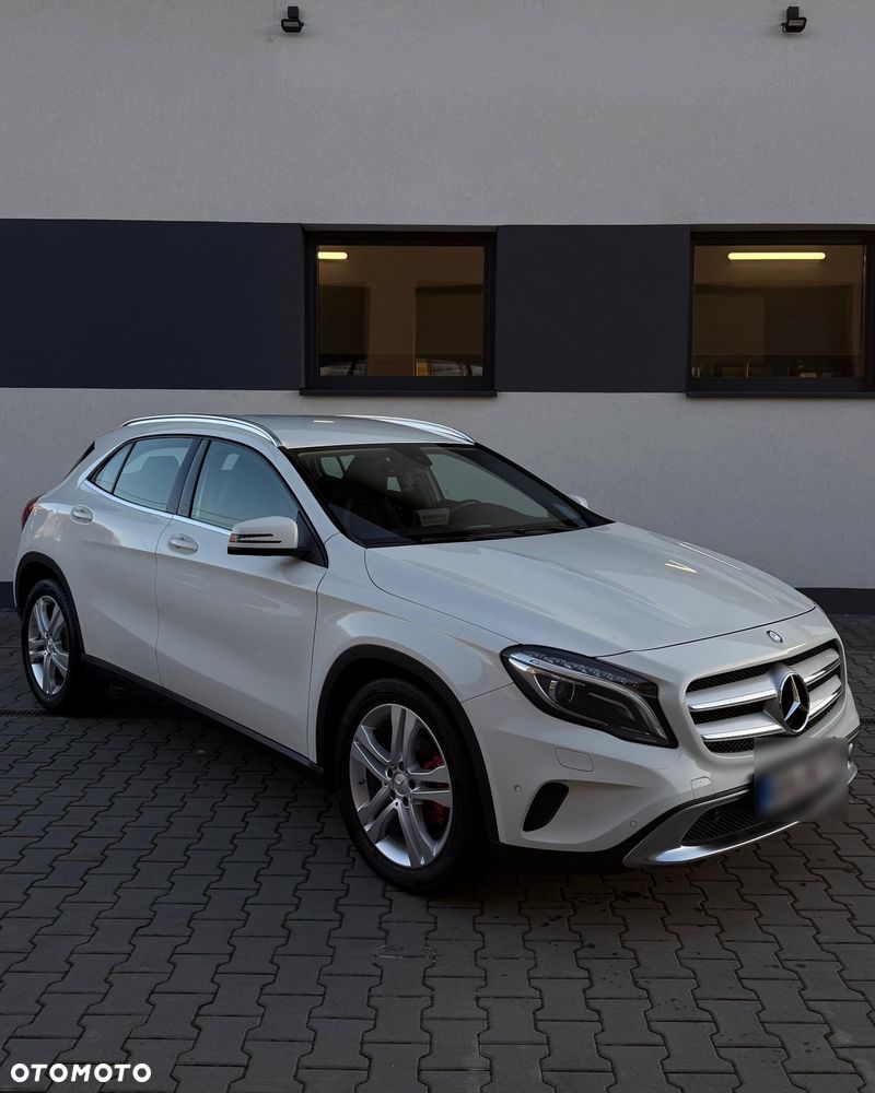 Mercedes-Benz GLA 200 7G-DCT - 1
