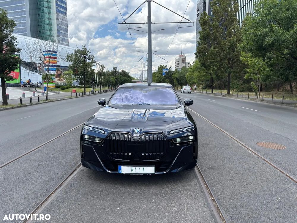 BMW i7 - 1