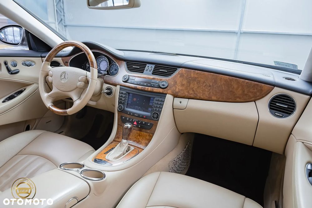 Mercedes-Benz CLS 500 - 11