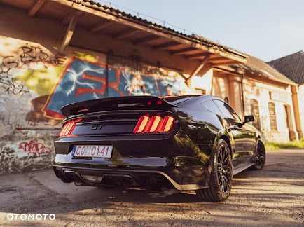 Ford Mustang 5.0 V8 GT - 2