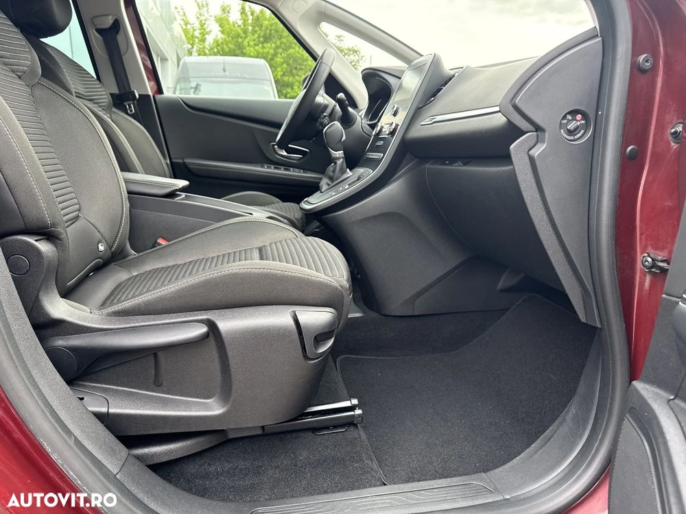 Renault Grand Scenic - 12