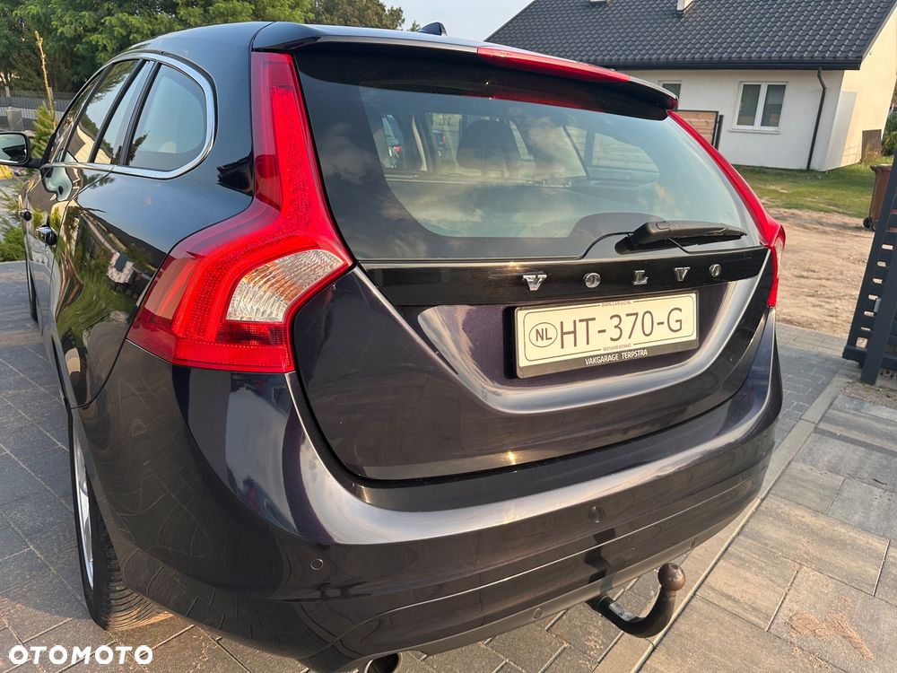 Volvo V60 D3 Geartronic Summum - 16