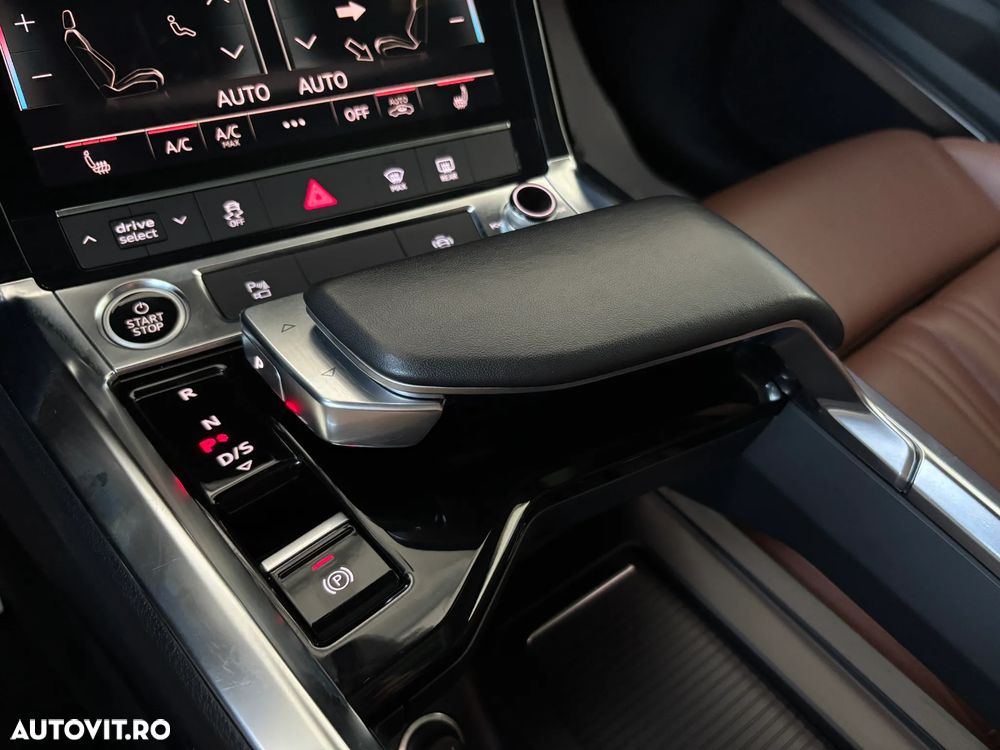 Audi e-tron 55 quattro - 27
