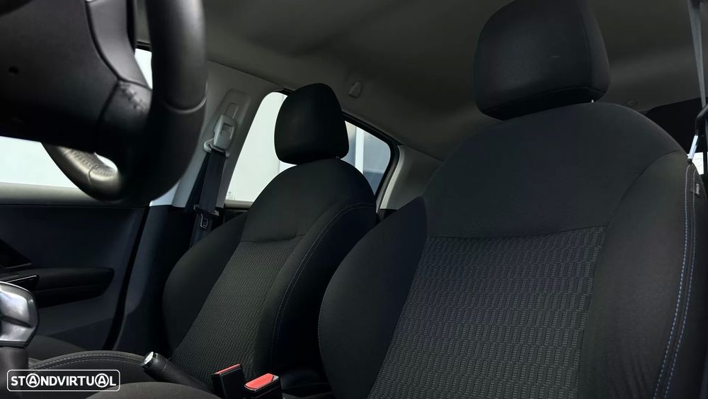 Peugeot 208 1.2 PureTech Signature - 5