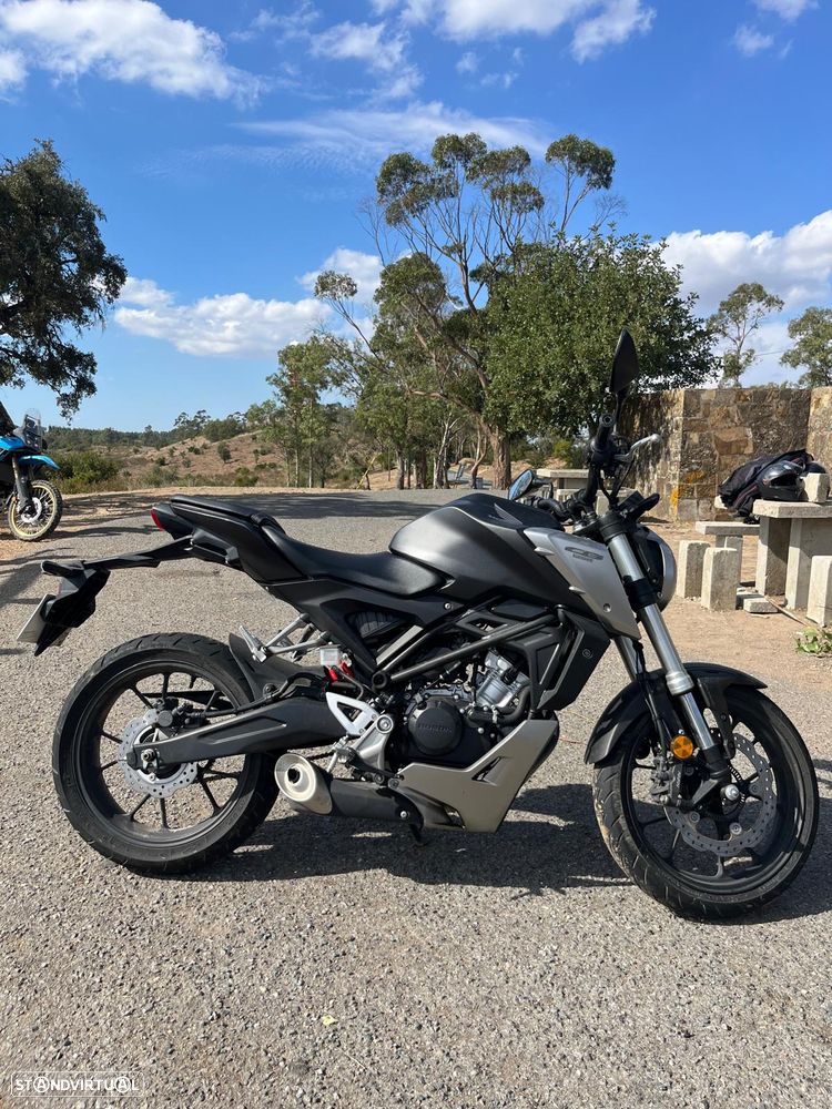 Honda CB - 1