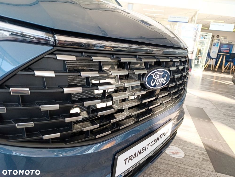 Ford Tourneo Custom - 14