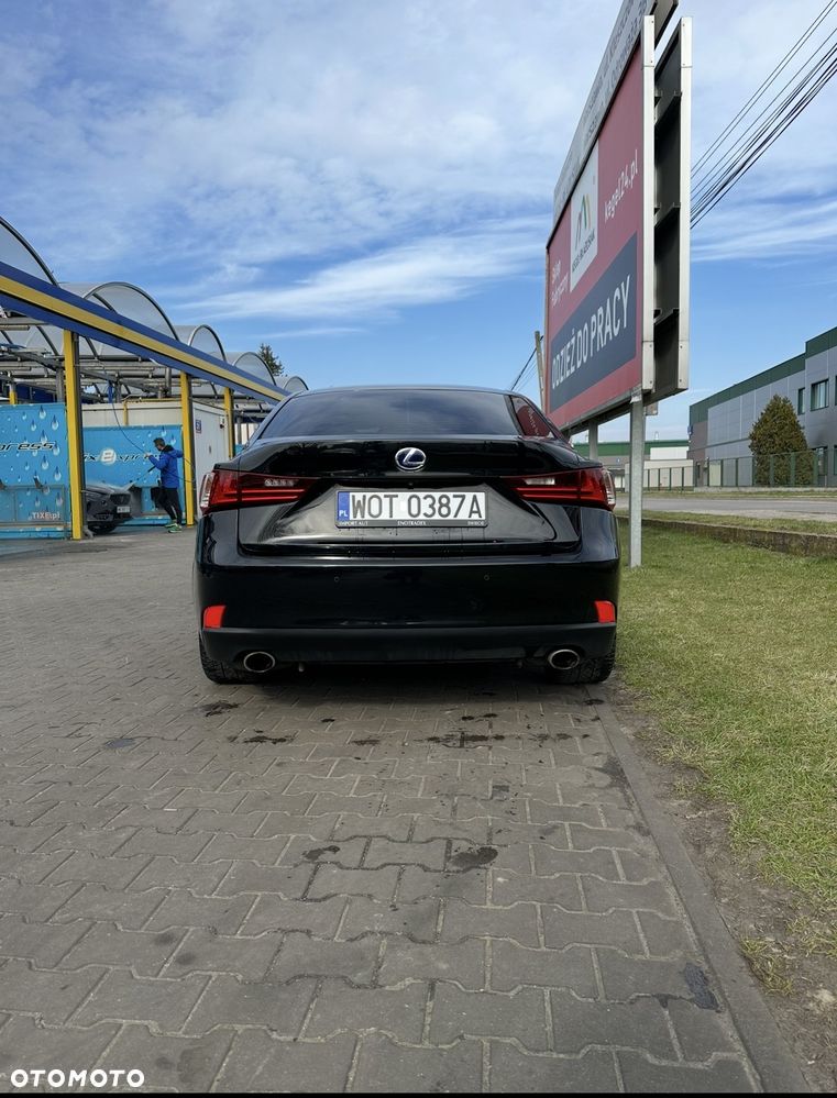 Lexus IS - 4