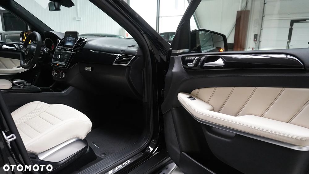Mercedes-Benz GLS - 9