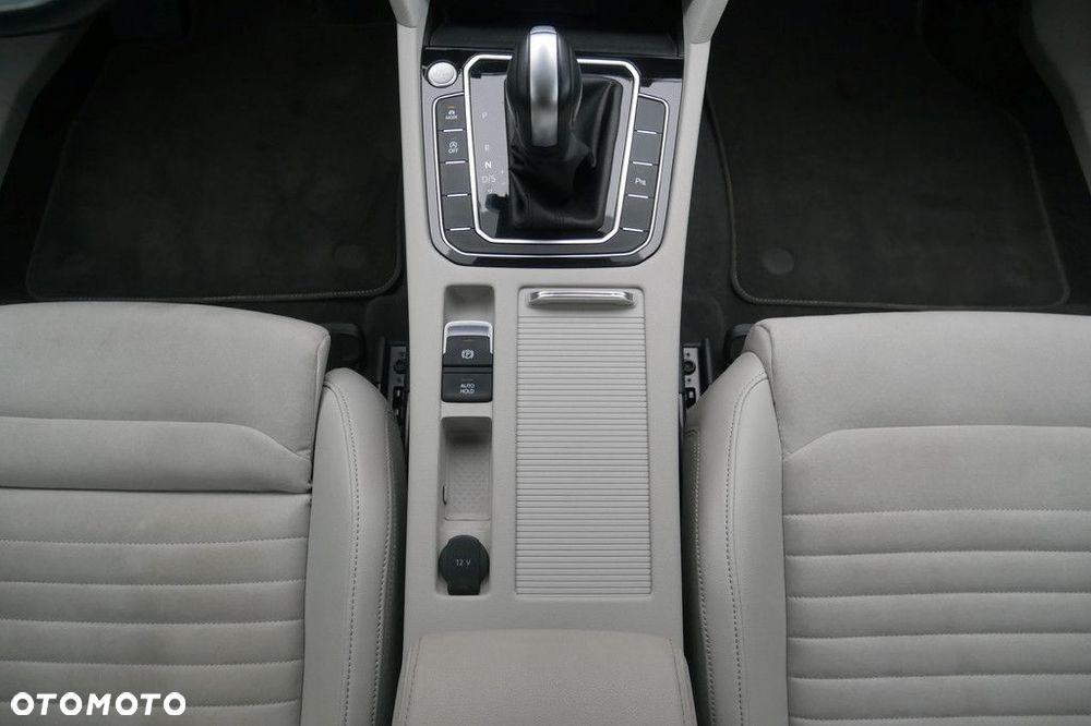 Volkswagen Passat Variant - 11