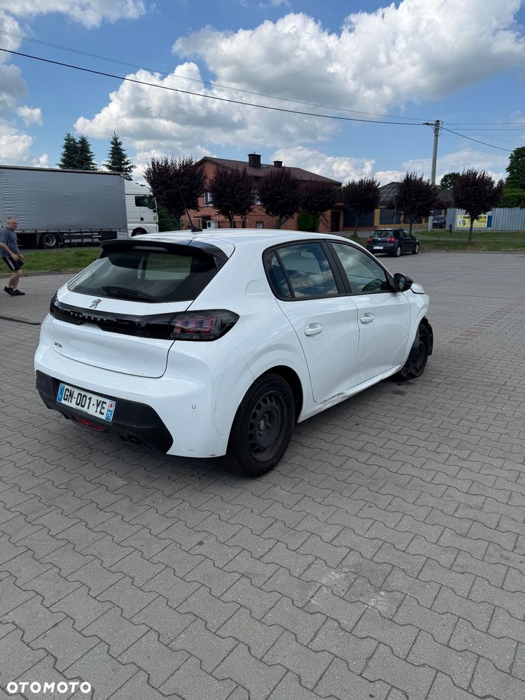 Peugeot 208 - 6