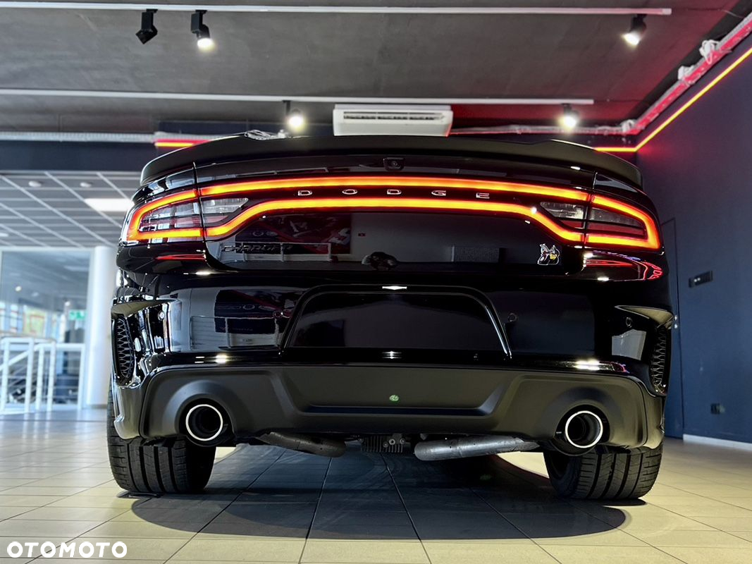 Dodge Charger 6.4 Scat Pack Widebody - 8