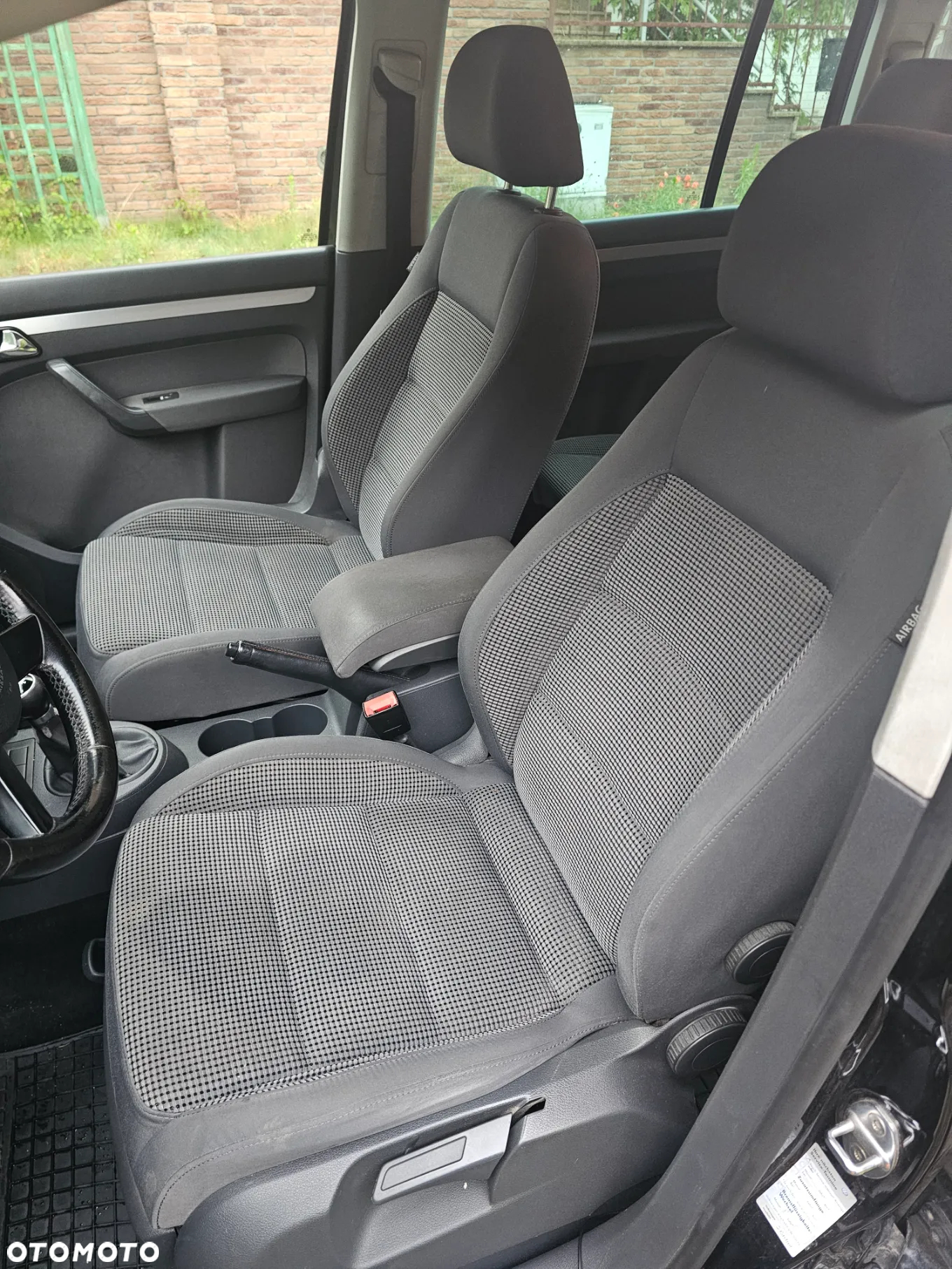 Volkswagen Touran 1.9 TDI Conceptline - 9