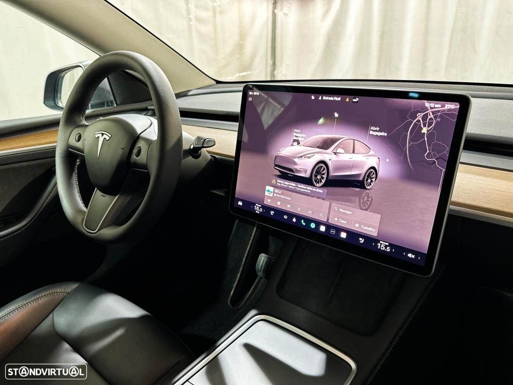 Tesla Model Y Long Range Dual Motor AWD - 36