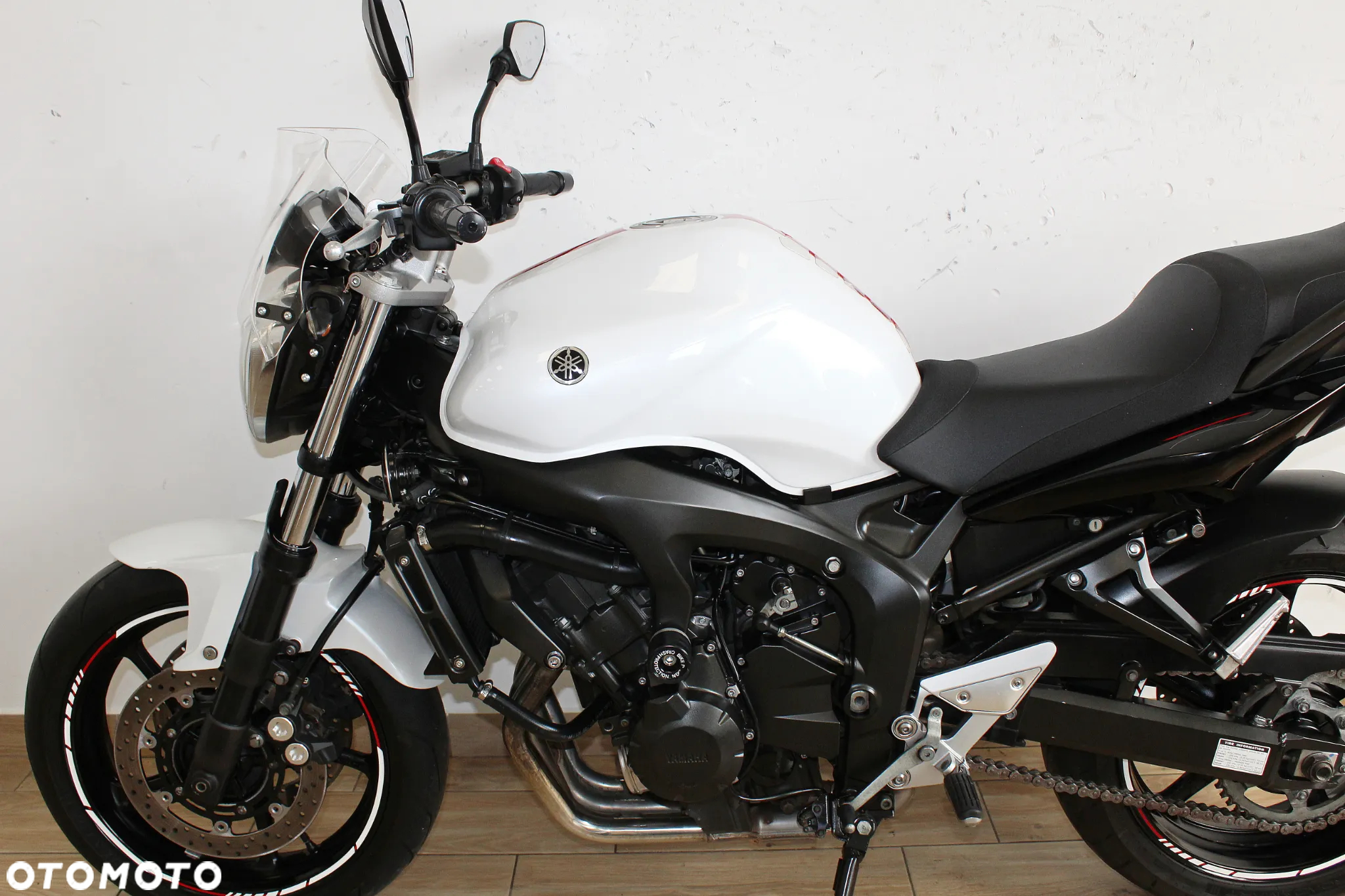 Yamaha FZ - 11