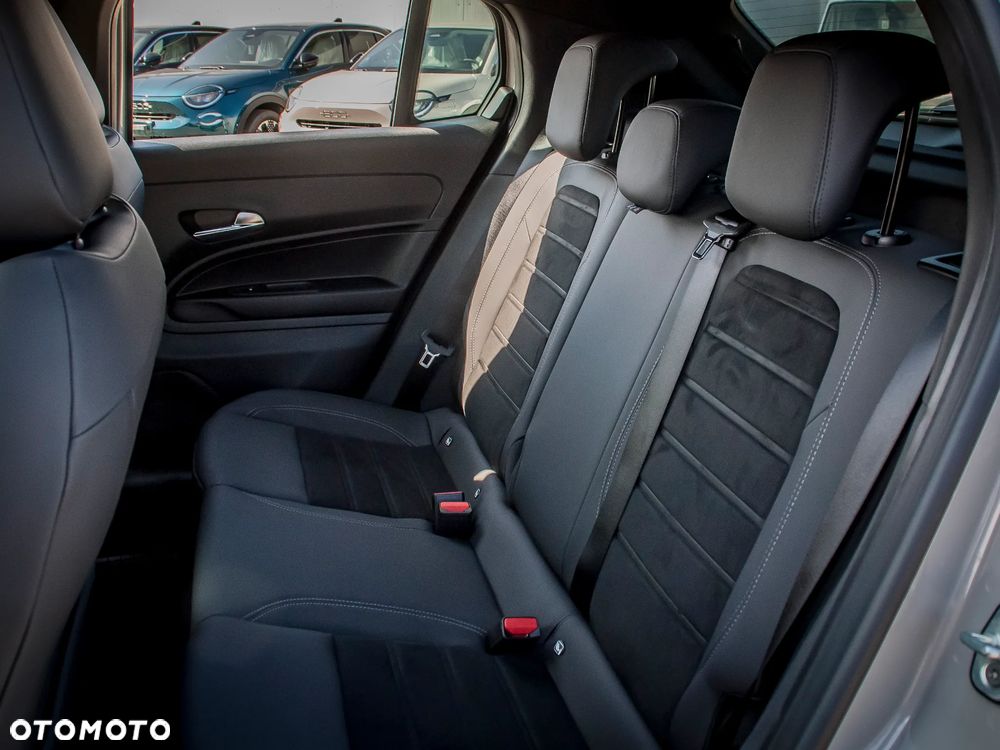 Fiat 600 1.2 Turbo Sport eDCT - 11