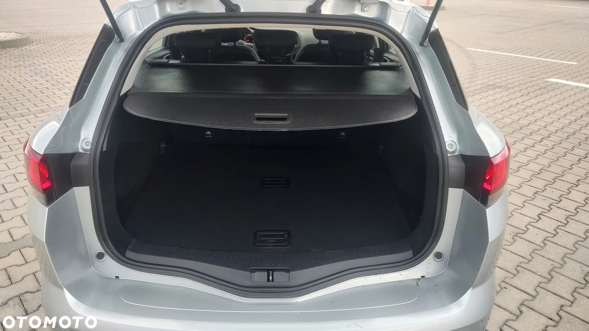 Renault Megane 1.3 TCe FAP Zen - 36