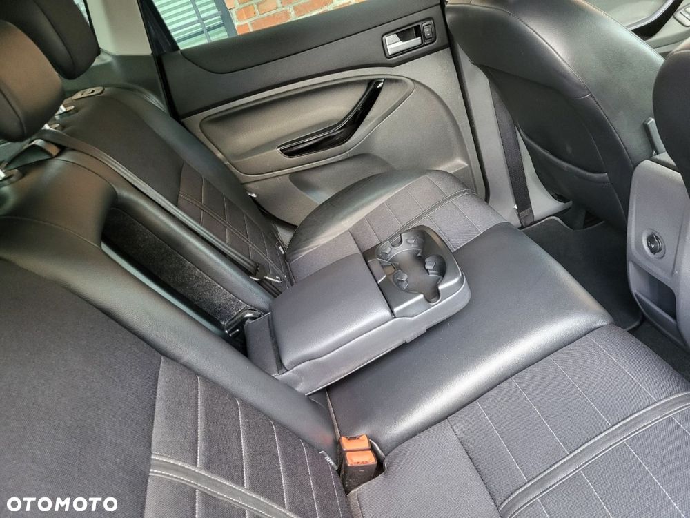 Ford Kuga - 34