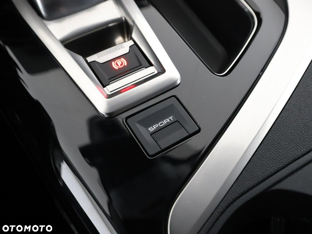 Peugeot 3008 1.2 PureTech Allure S&S EAT6 - 32